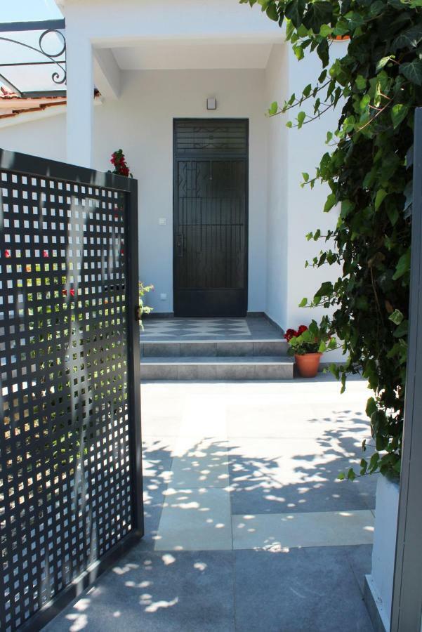 Orange Garden Villa Aígion Luaran gambar